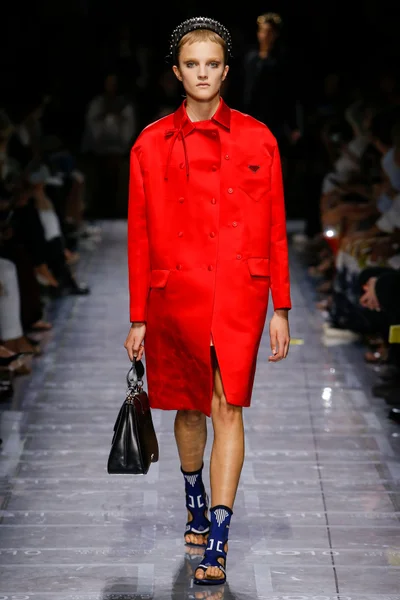 Look 3